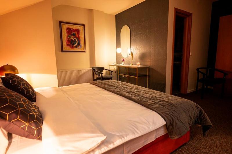 Myway Hotel Slavonski Brod Exterior photo